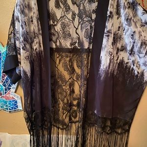XL duster white and black w floral and lace w fringe